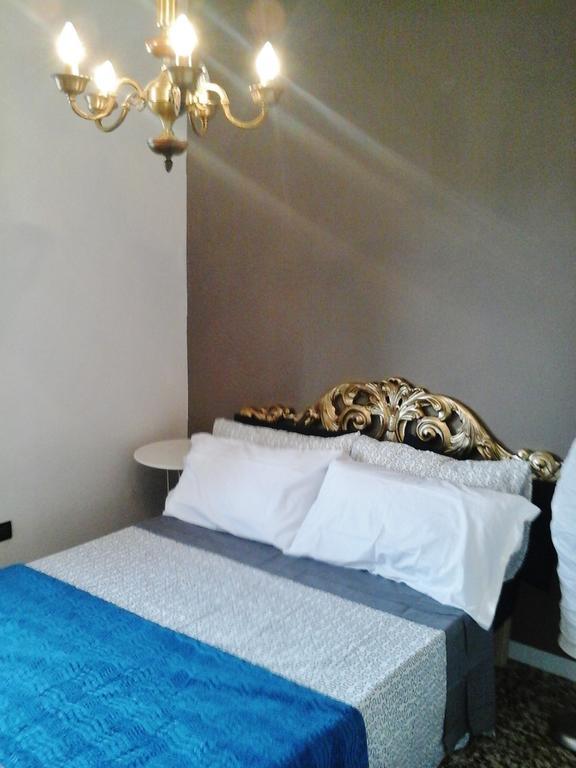 L.T. Schneider B&B Bologna Rum bild